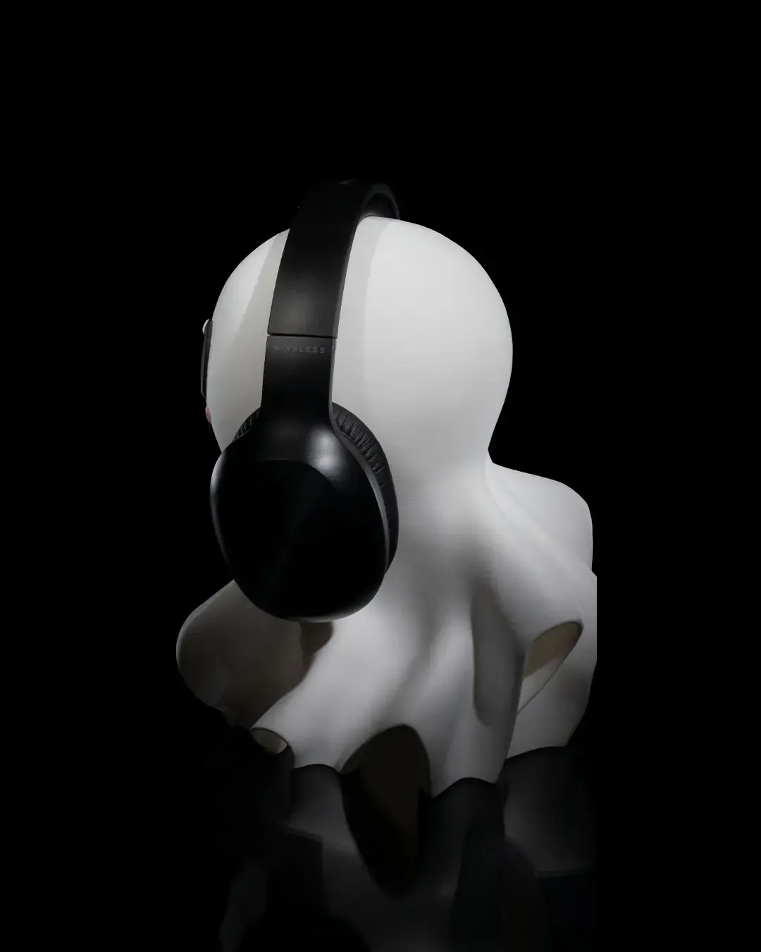 Gentle Ghost Headphone Holder4 1b9ff17122