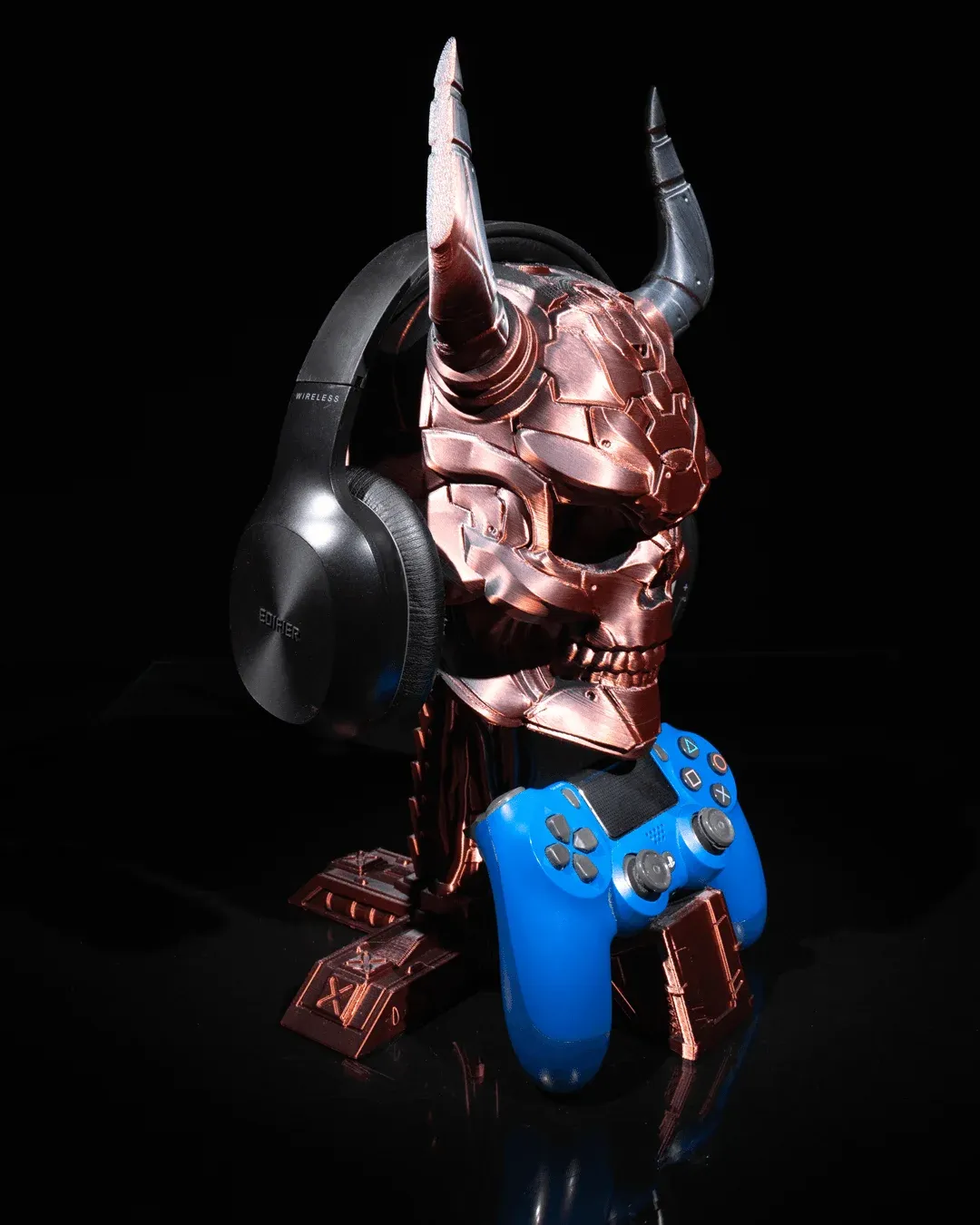 Sci fi Skull Controller and Headphone Holder 7 502945a24d